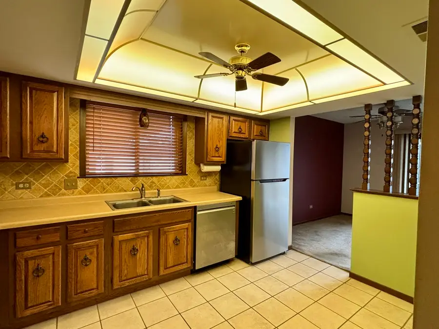 9168 South Road #A, Palos Hills, IL 60465 - #2