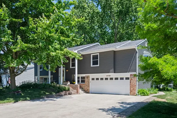 370 Arbor Gate Lane, Buffalo Grove, IL 60089