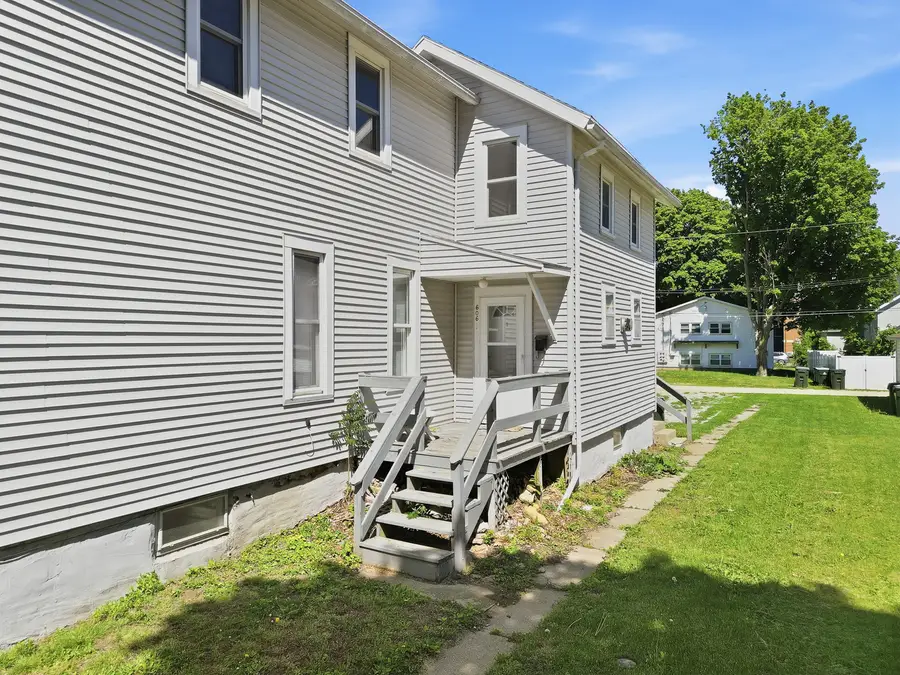 606 Avenue C, Sterling, IL 61081 - #3
