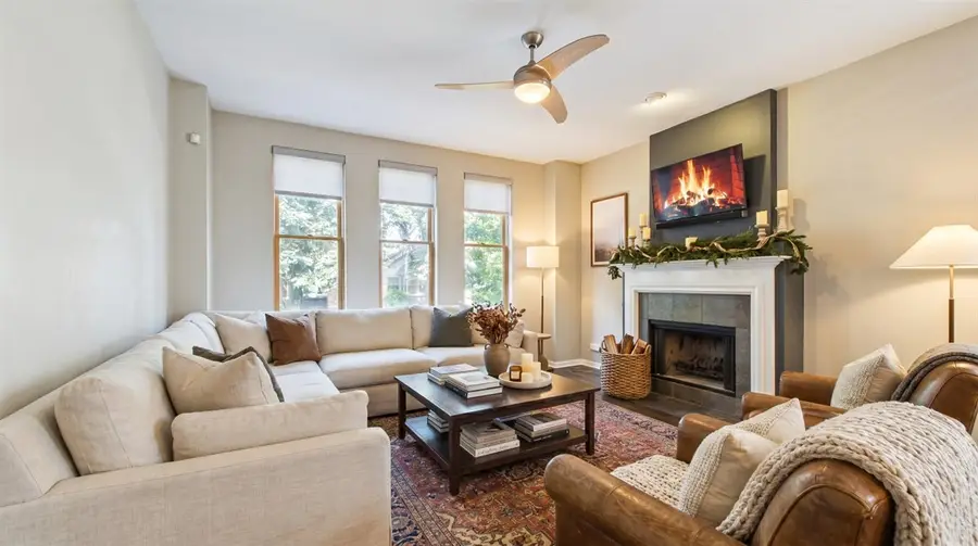 4315 N Richmond Street #1N, Chicago, IL 60618 - #3