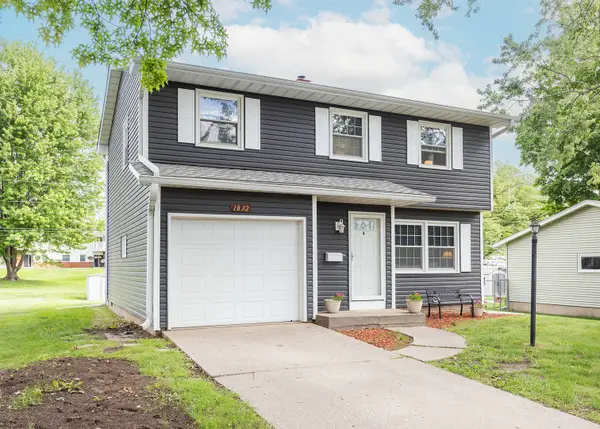 1832 E 32nd Street, Davenport, IA 52807