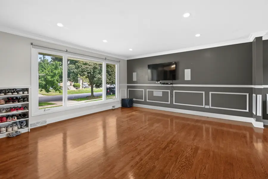 9632 Kilpatrick Avenue, Oak Lawn, IL 60453 - #3