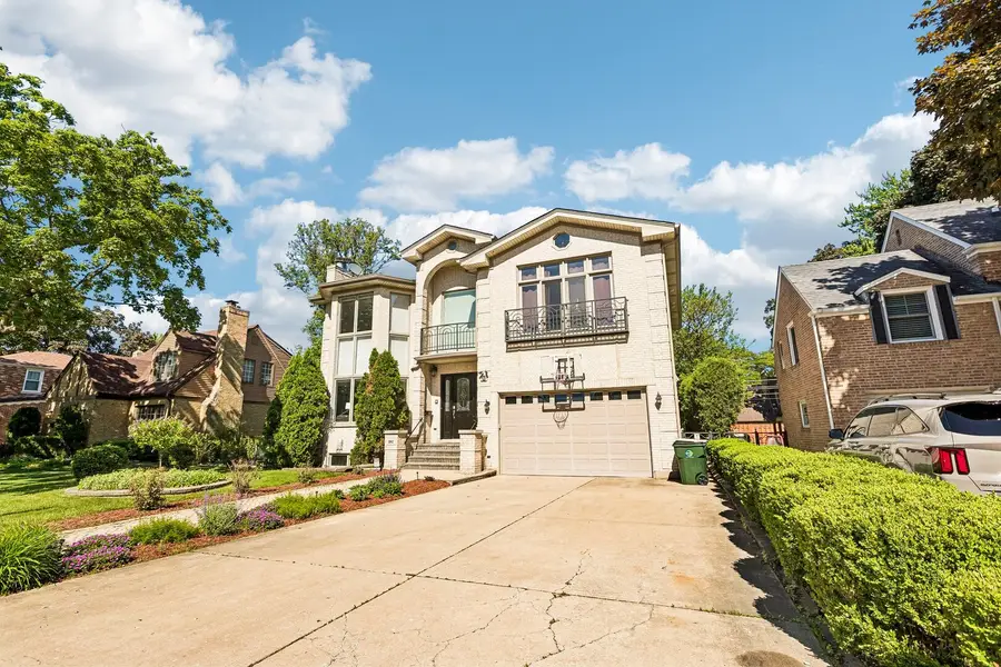 6843 N Kilpatrick Avenue, Lincolnwood, IL 60712 - #2