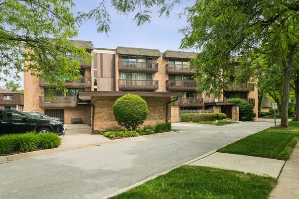 1817 Tanglewood Drive #3A, Glenview, IL 60025
