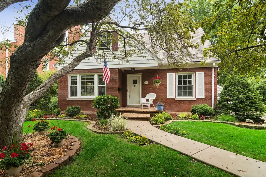 501 N Douglas Avenue, Arlington Heights, IL 60004 - #2