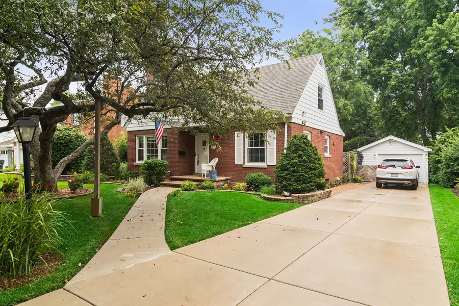 501 N Douglas Avenue, Arlington Heights, IL 60004 - #3