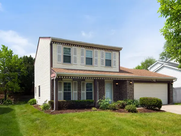 748 Berwick Place, Roselle, IL 60172
