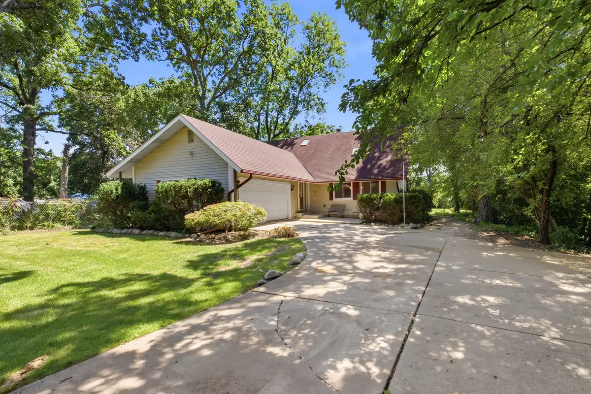 307 W Schaumburg Road, Streamwood, IL 60107 - #1