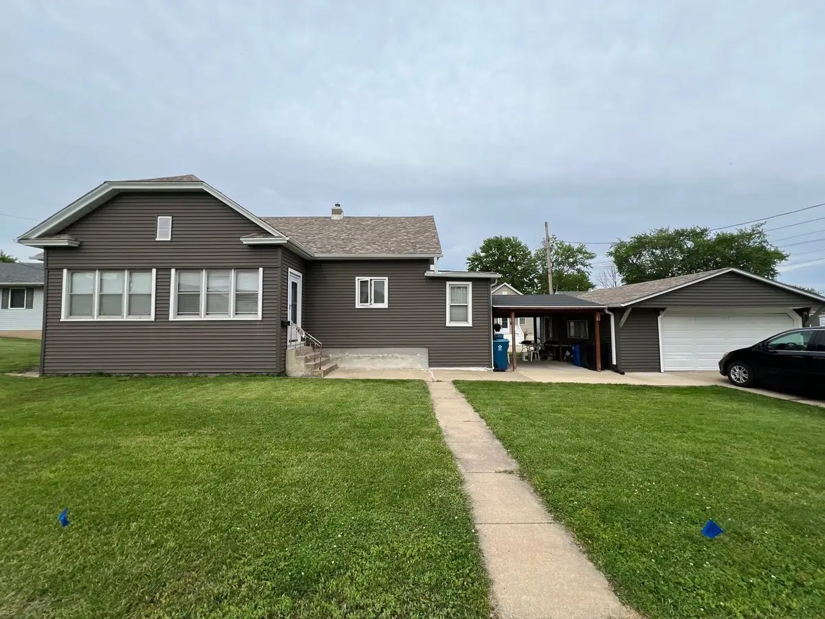 1416 Prospect Avenue, Peru, IL 61354 - #1