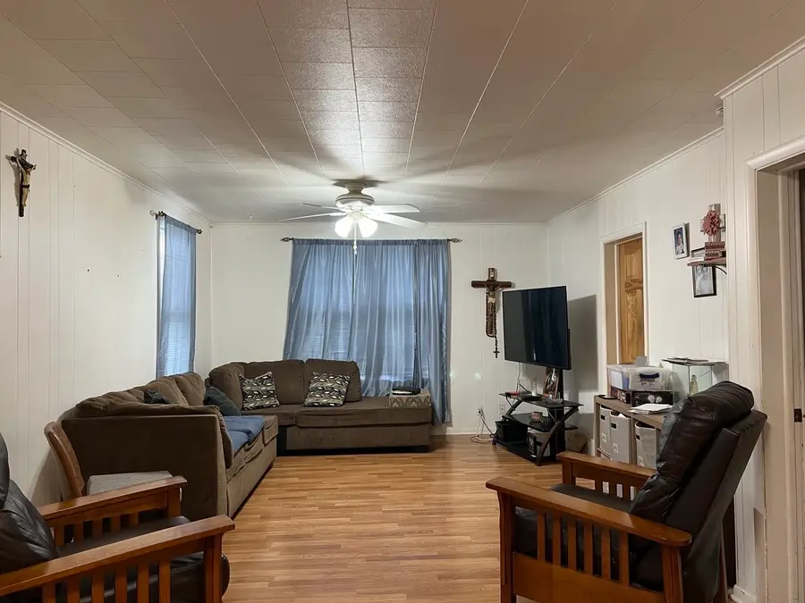 1416 Prospect Avenue, Peru, IL 61354 - #2