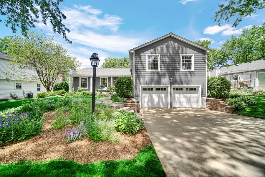 27W160 Oakwood Street, Winfield, IL 60190 - #3