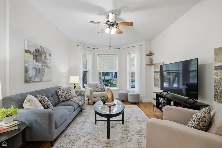 1926 W Oakdale Avenue, Chicago, IL 60657 - #3