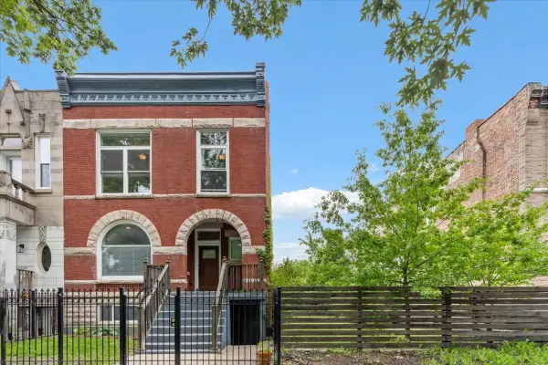 3221 W Fulton Boulevard, Chicago, IL 60624