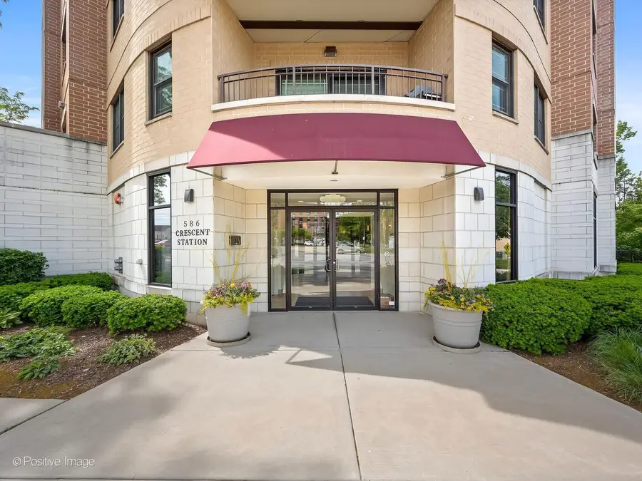 586 Crescent Boulevard #304, Glen Ellyn, IL 60137 - #2