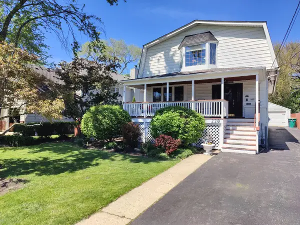 228 W Grove Street, Lombard, IL 60148
