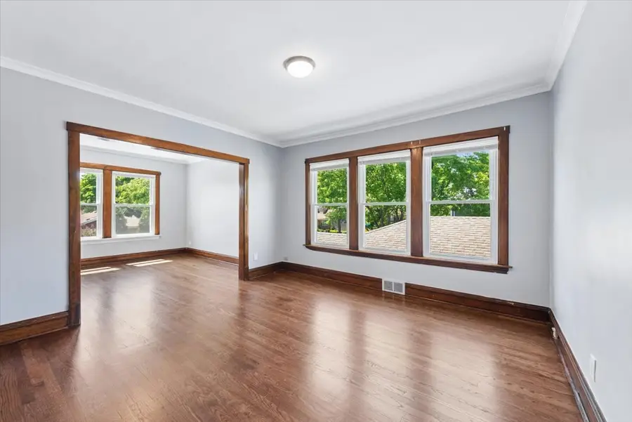 4854 W Winnemac Avenue, Chicago, IL 60630 - #3