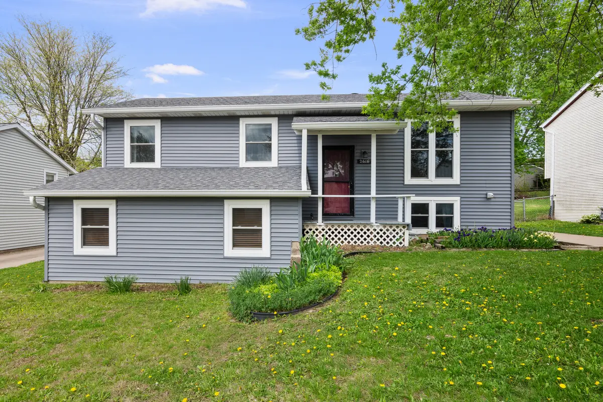 2616 Sheffield Drive, Davenport, IA 52806 - #1