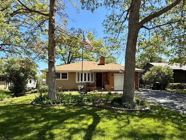 707 Kirkwood Avenue, Winthrop Harbor, IL 60096