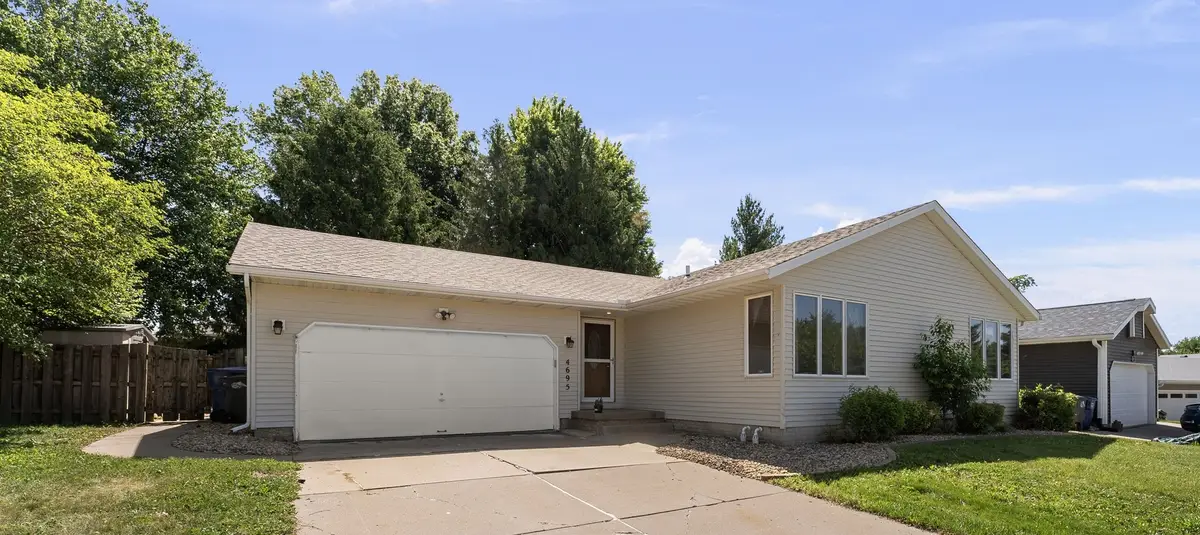 4695 Lockwood Court, Bettendorf, IA 52722 - #1