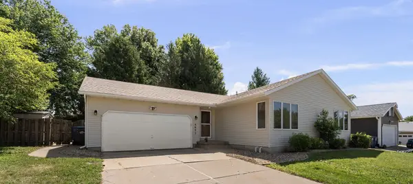 4695 Lockwood Court, Bettendorf, IA 52722