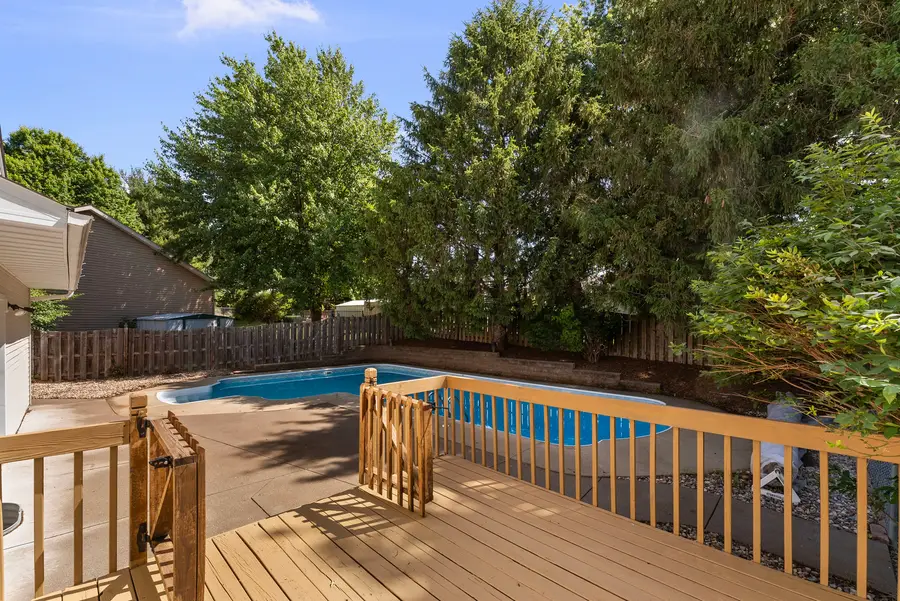 4695 Lockwood Court, Bettendorf, IA 52722 - #2