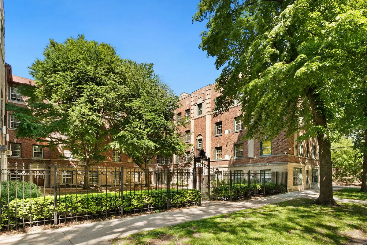 1810 W Chase Avenue #1, Chicago, IL 60626 - #1