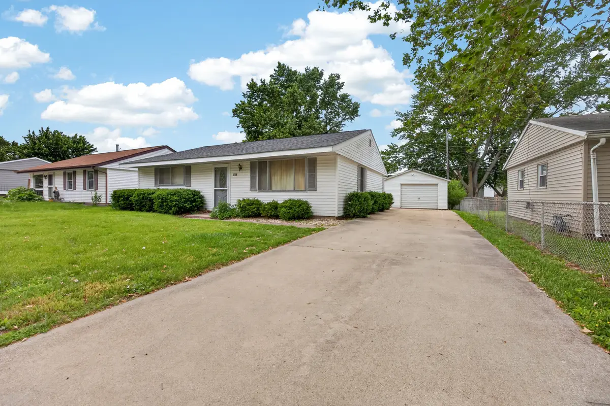 1218 Mt Vernon Drive, Bloomington, IL 61704 - #1