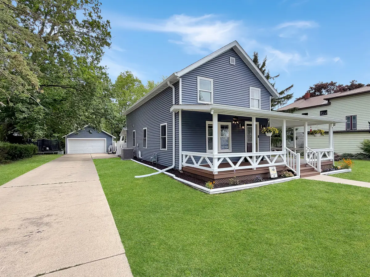 505 Oak Street, Lena, IL 61048 - #1