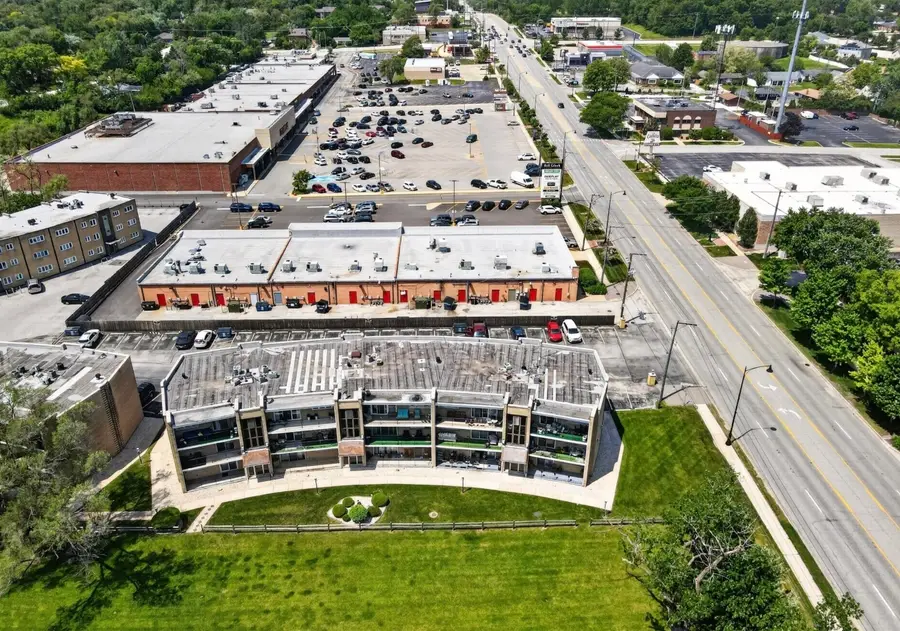 9504 S 86th Avenue #201, Hickory Hills, IL 60457 - #3
