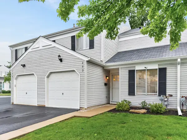 452 Minnesota Circle, Carol Stream, IL 60188