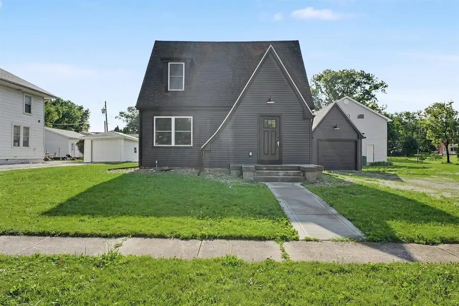 310 N Melvin Street, Gibson City, IL 60936 - #2