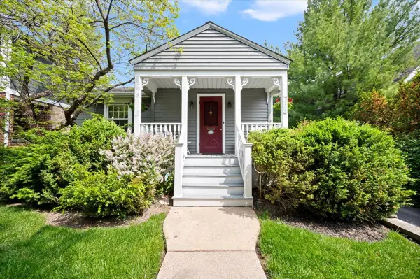 2509 Thayer Street, Evanston, IL 60201