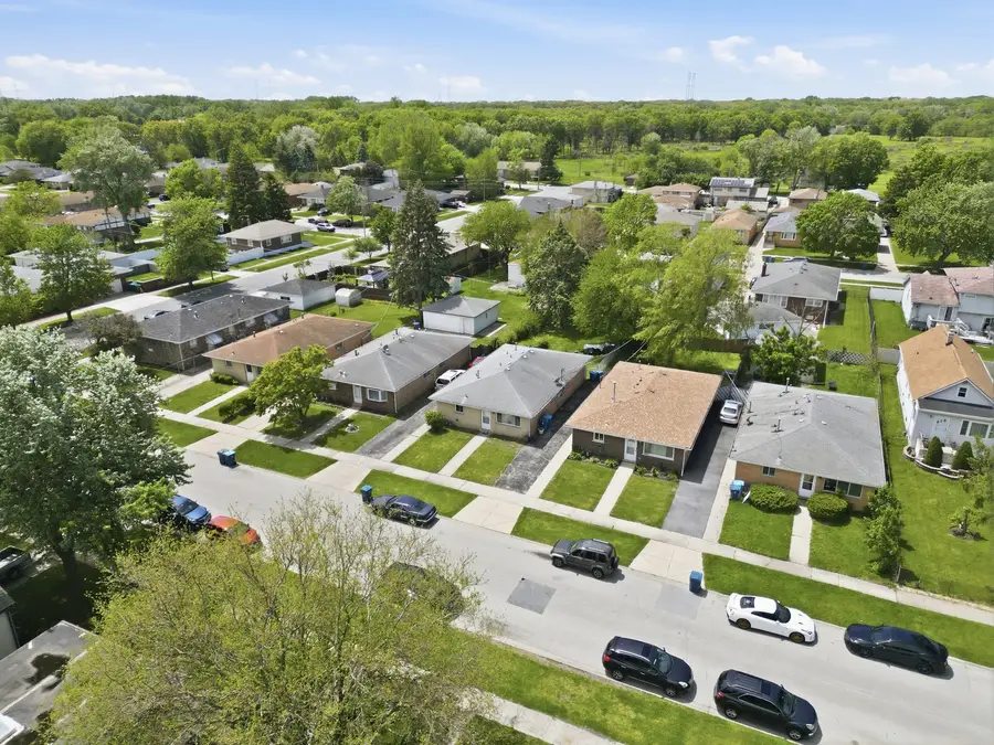 808 Mackinaw Avenue, Calumet City, IL 60409 - #3