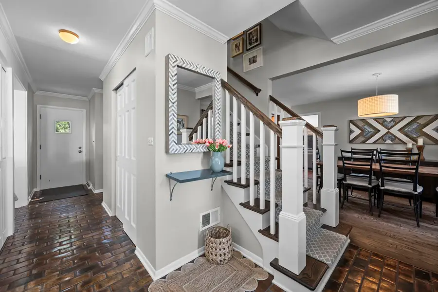 125 N Gibbons Avenue, Arlington Heights, IL 60004 - #2