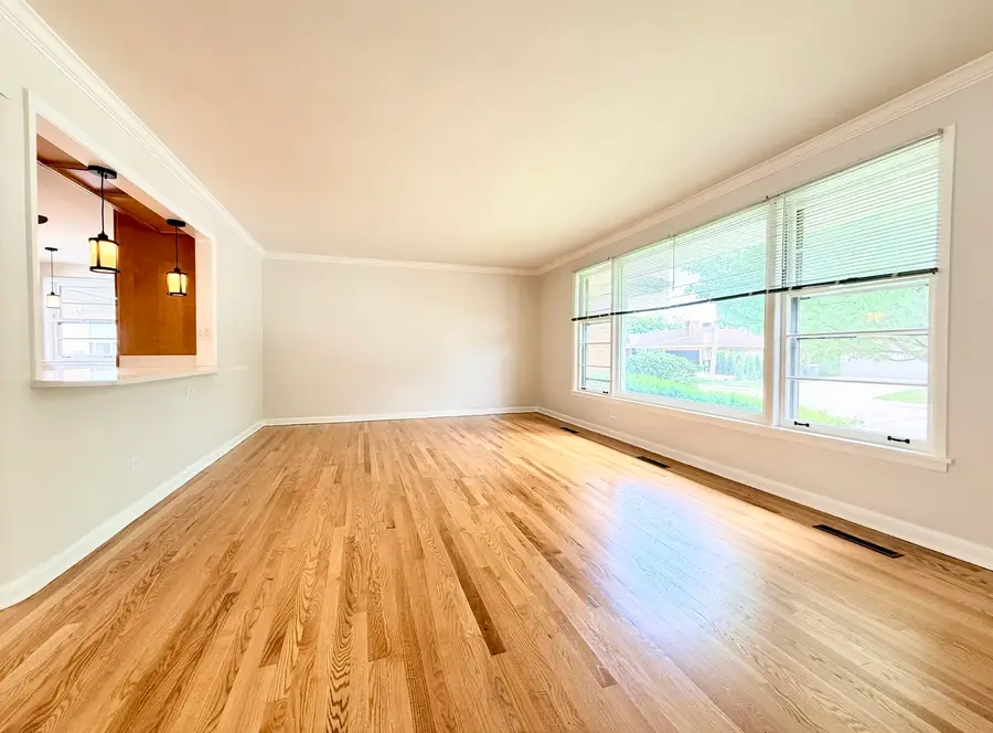 7303 N Kedvale Avenue, Lincolnwood, IL 60712 - #2
