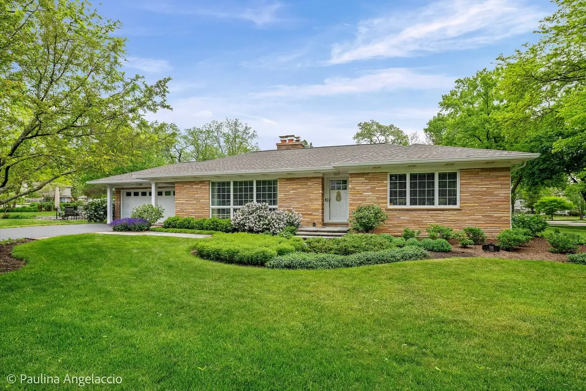 746 S Grove Avenue, Barrington, IL 60010 - #1