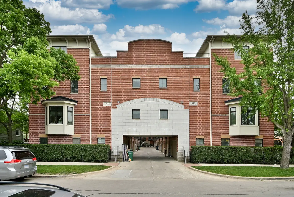 1192 S Clarence Avenue #3, Oak Park, IL 60304 - #1