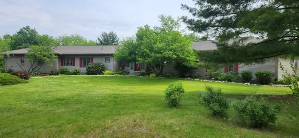 1814 Hickory Lane, Dixon, IL 61021