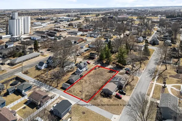 314 W Franklin Street, Eldridge, IA 52748