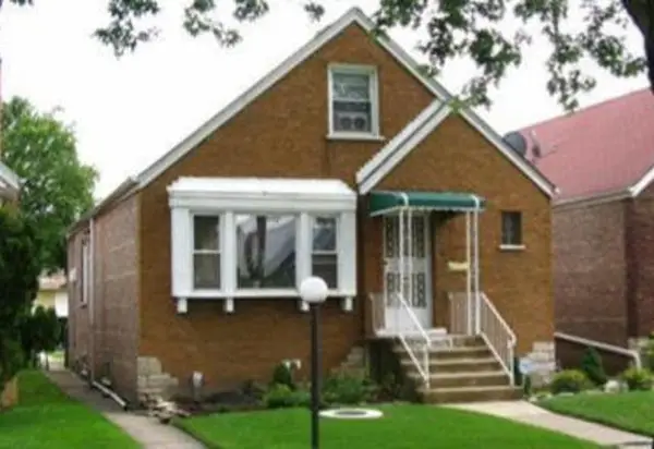 9023 S Cornell Avenue, Chicago, IL 60617