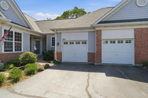 865 Cambridge Drive, Batavia, IL 60510