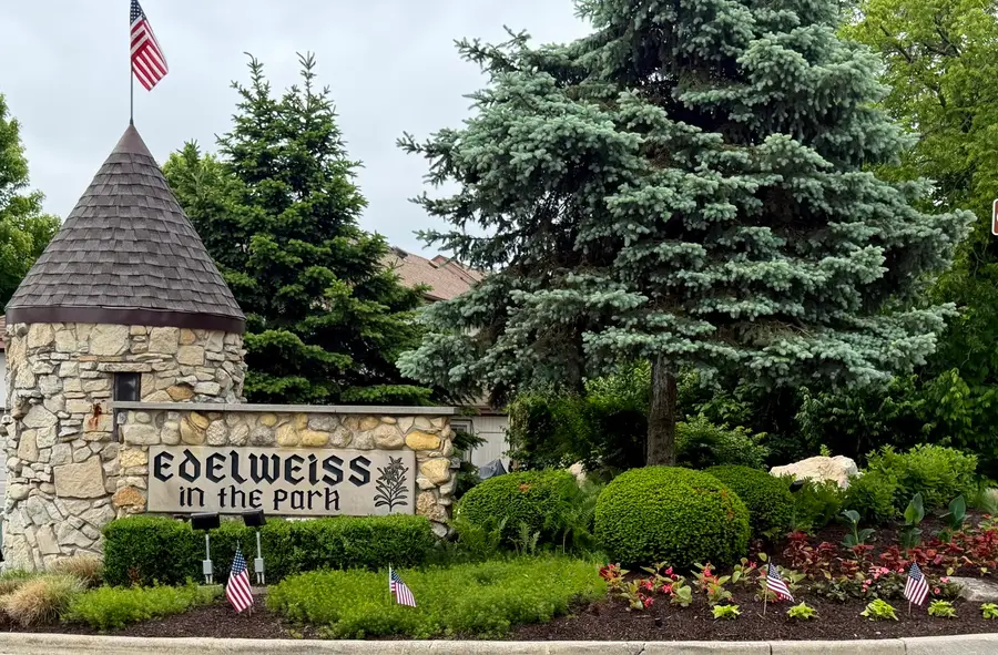 11716 S Black Forest Lane, Palos Park, IL 60464 - #2