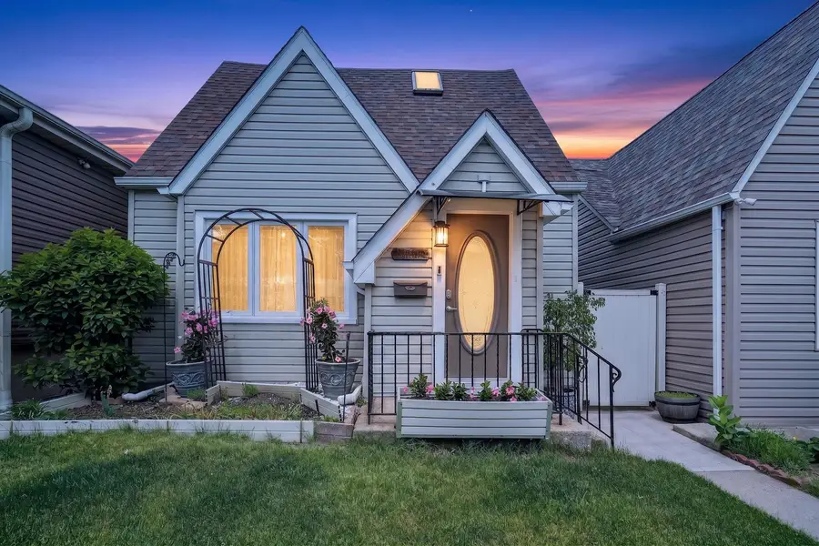 6602 W Montrose Avenue, Harwood Heights, IL 60706 - #2