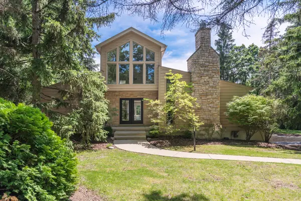 3N010 Lakeview Court, West Chicago, IL 60185