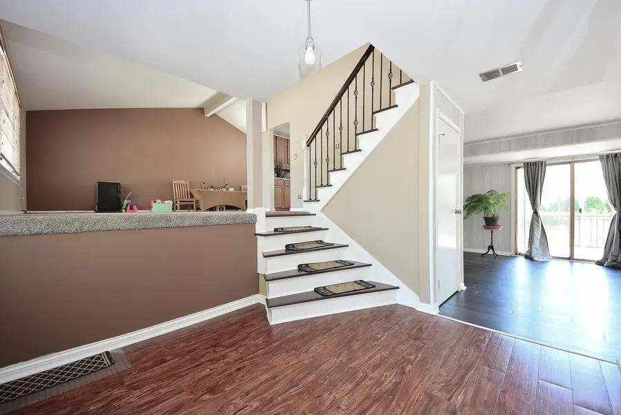 1413 N Burning Bush Lane, Mount Prospect, IL 60056 - #3