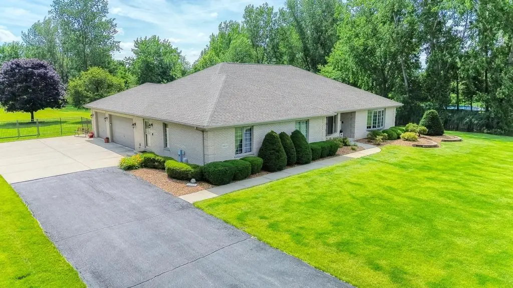24031 S Schoolhouse Road, Manhattan, IL 60442 - #1