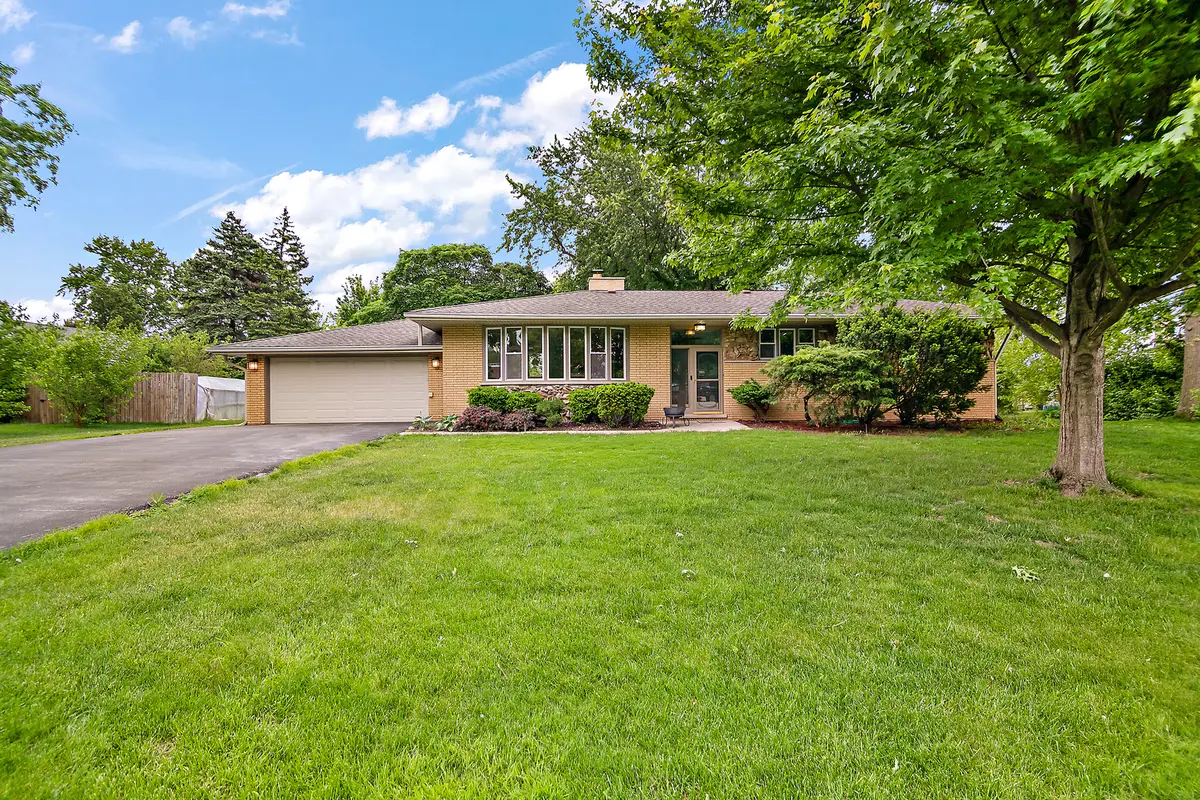 9225 S 86th Avenue, Hickory Hills, IL 60457 - #1
