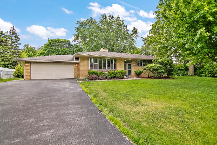 9225 S 86th Avenue, Hickory Hills, IL 60457 - #2