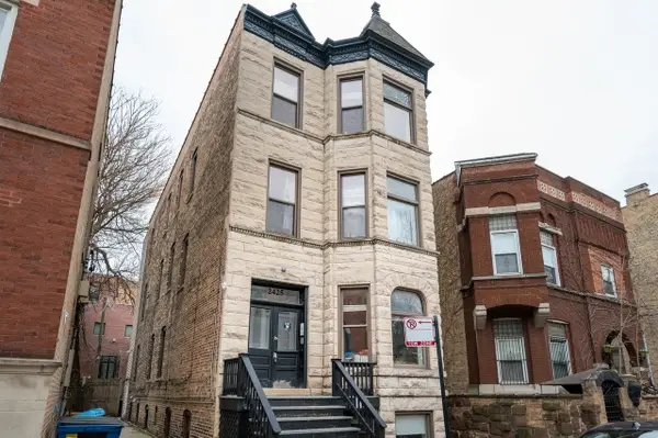 2425 N Geneva Terrace, Chicago, IL 60614