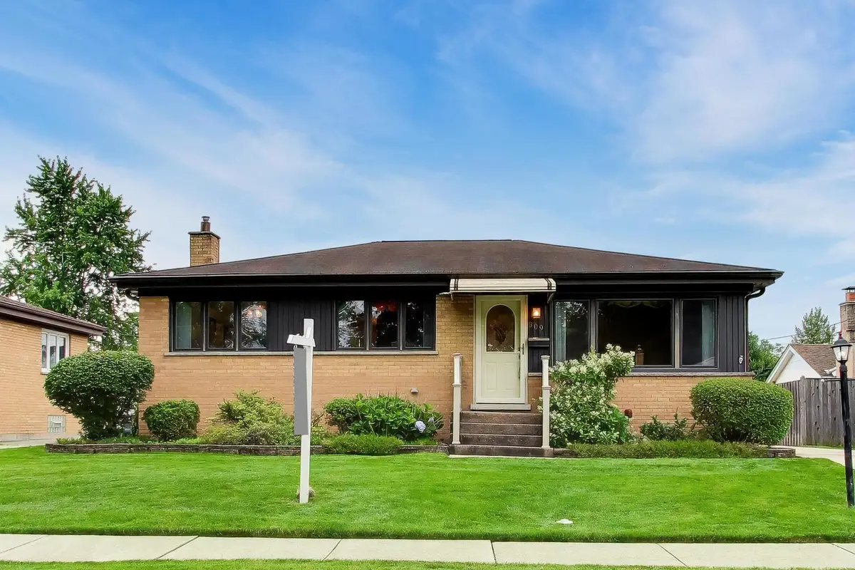 309 Wisconsin Drive, Des Plaines, IL 60016 - #1